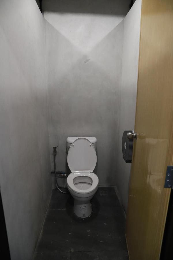 The Cube Hostel Khaosan Bangkok Exterior photo