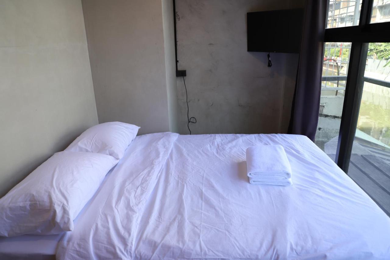 The Cube Hostel Khaosan Bangkok Exterior photo